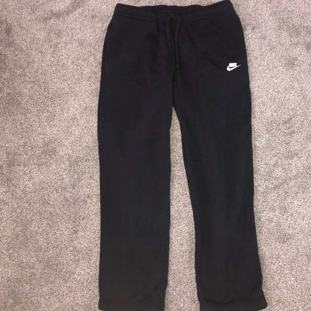 Nike men’s black sweatpants